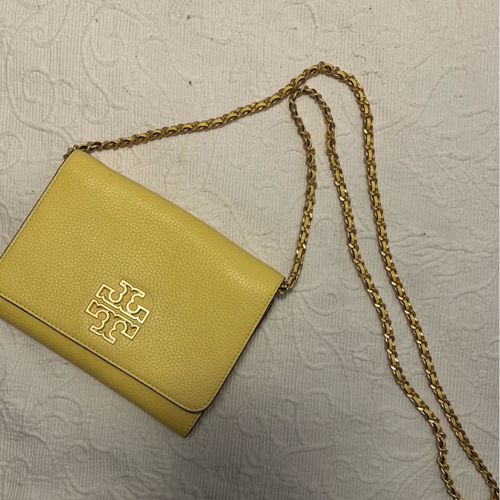 Tory Burch Britten wallet on chain